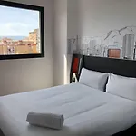 Гостевой дом Four Points Flex By Sheraton Centre