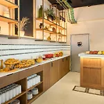 Four Points Flex By Sheraton Centre Гостевой дом *
