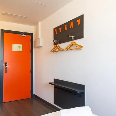 Easyhotel Centre Pensión *