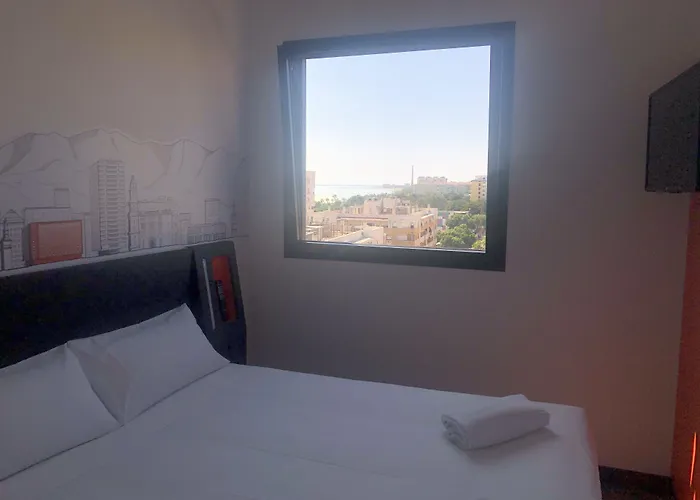 Four Points Flex By Sheraton Centre مالقة